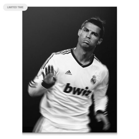 Close-up portrait of determined Cristiano Ronaldo - Calma expression during the match.