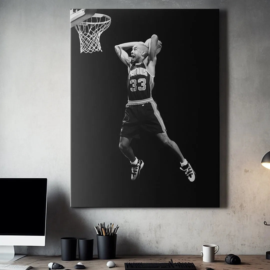 Black and white texture of the Detroit Pistons jersey worn by Grant Hill - #1, number 33 clearly visible.